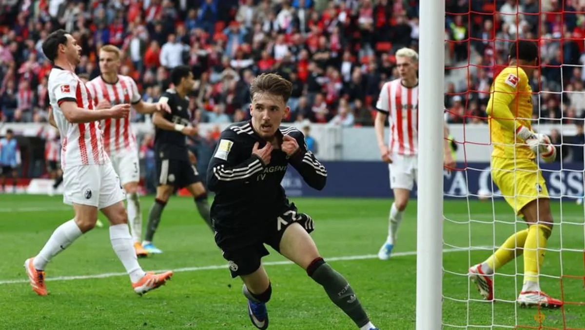 Bayern teenager Karl sidelined with thigh muscle tear