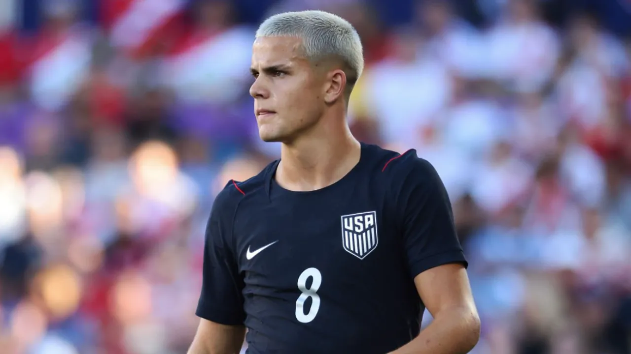 Cavan Sullivan becomes second-youngest in USMNT history to make senior debut