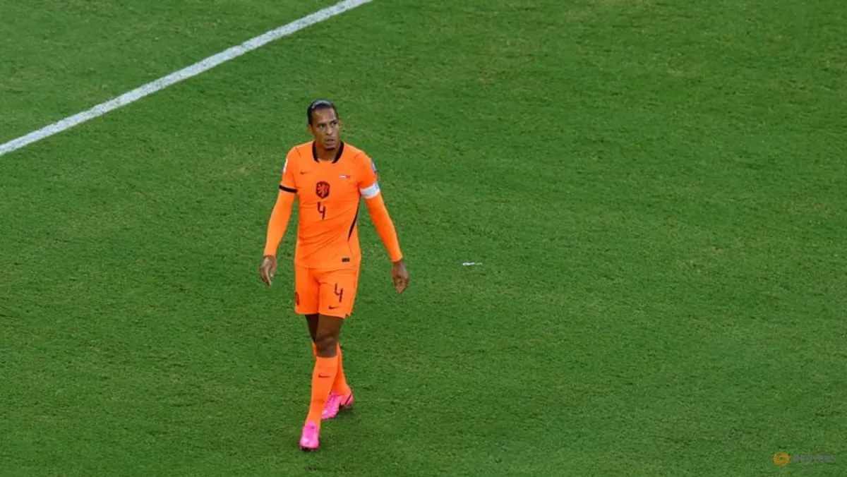 Van Dijk stays on but Depay omitted from Xavi’s first Netherlands squad