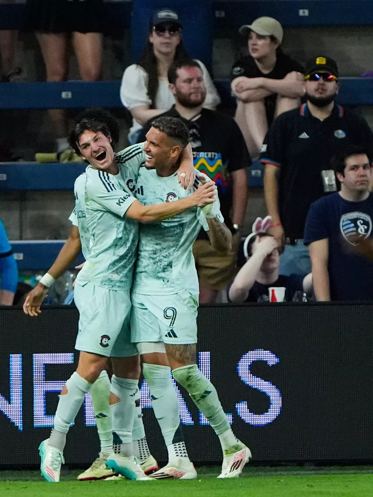 Paxton Aaronson scores twice to propel Rapids to 4-1 victory over Sporting KC