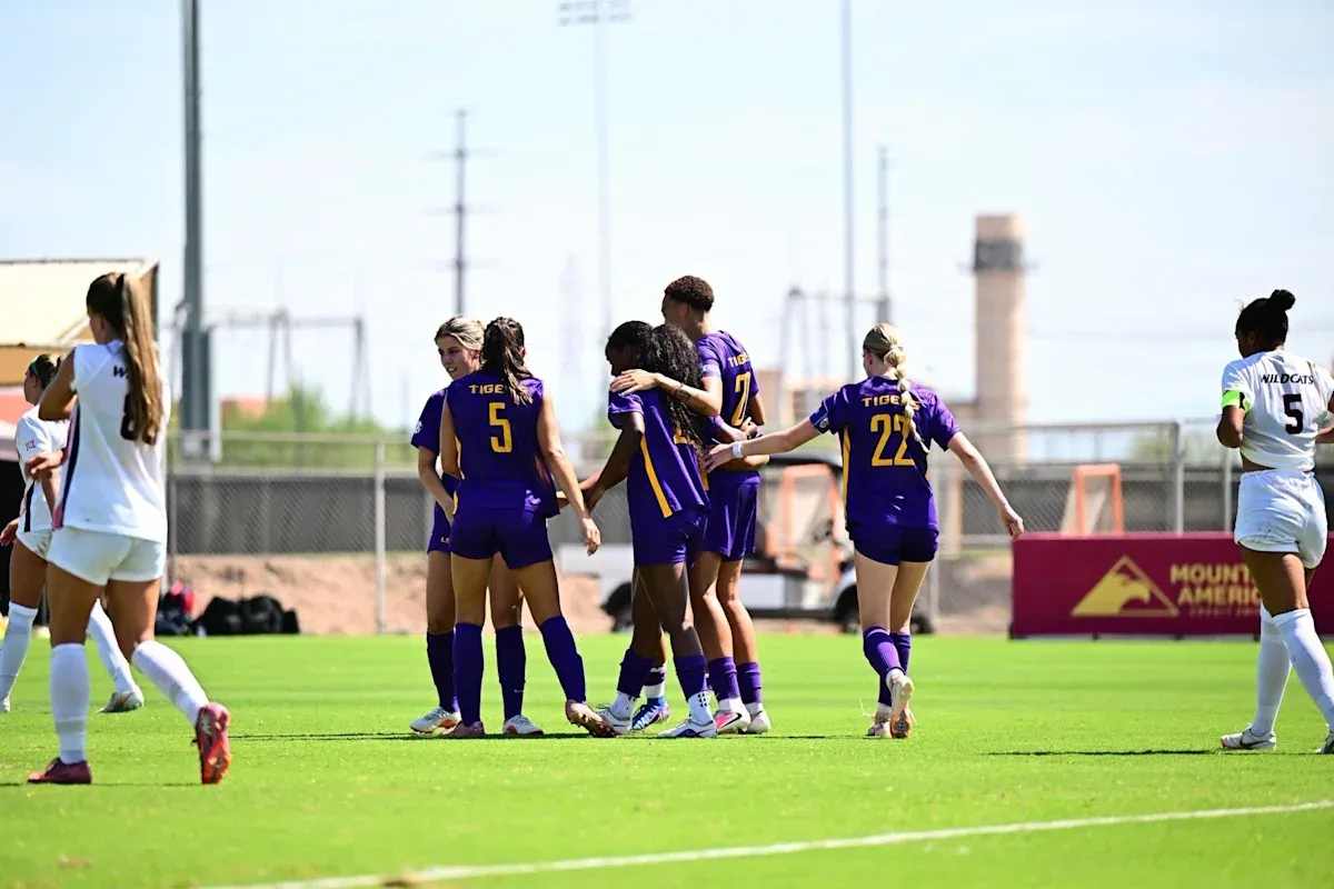 LSU soccer draws Arizona