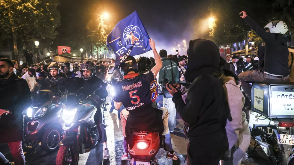 Fan violence and clashes with police erupt in Paris (VIDEOS)