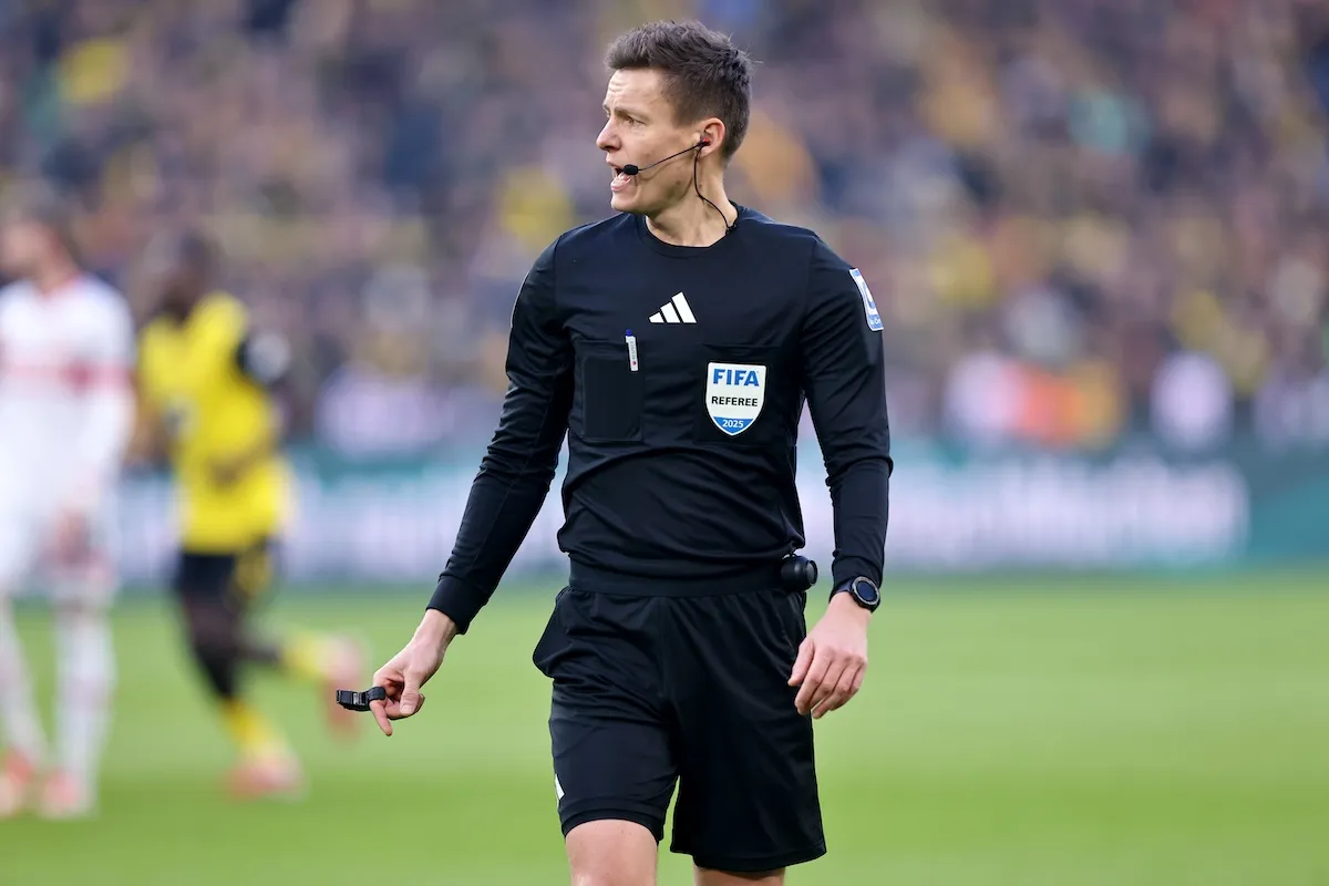 German referee Siebert chosen for Italy vs. Belgium