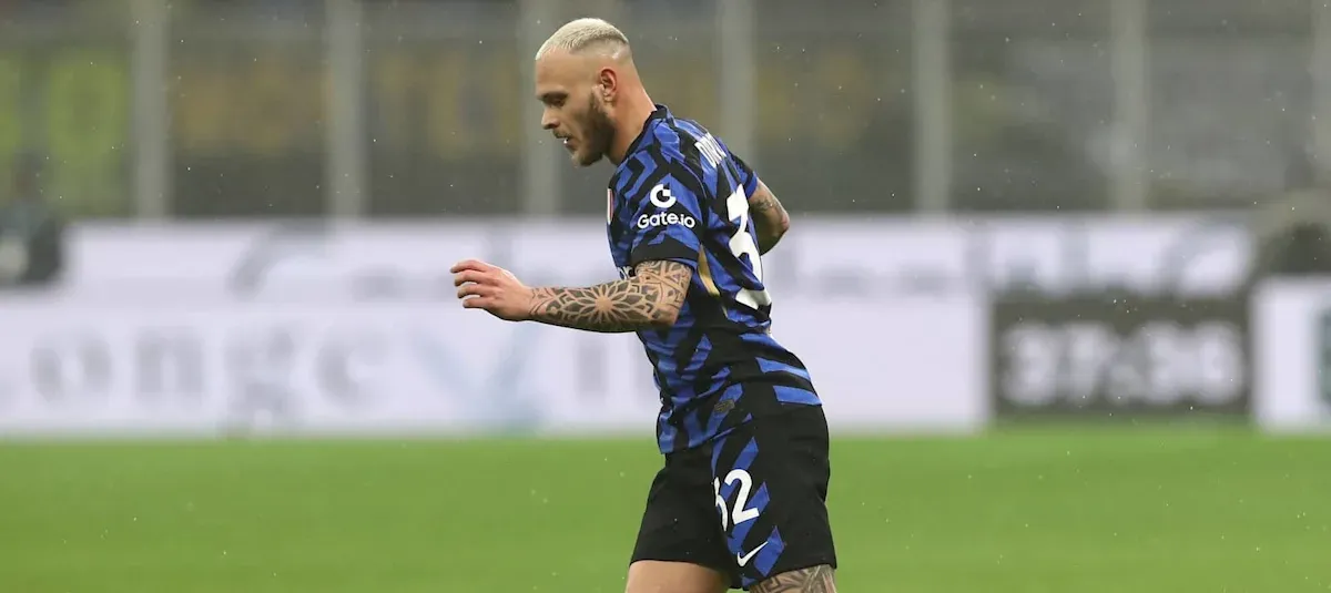Serie A giants struggling to tie down their talisman on new deal as Man United ready to pounce