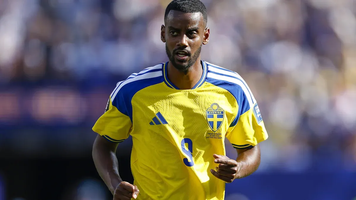 Alexander Isak in Line to “Start Every Game” for Sweden