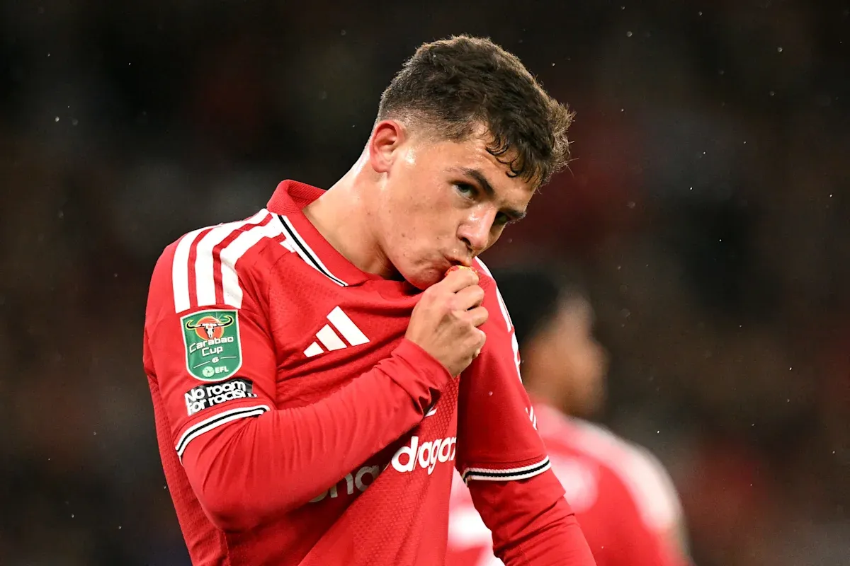 Watch: Shea Lacey scores first Manchester United goal with stunning strike