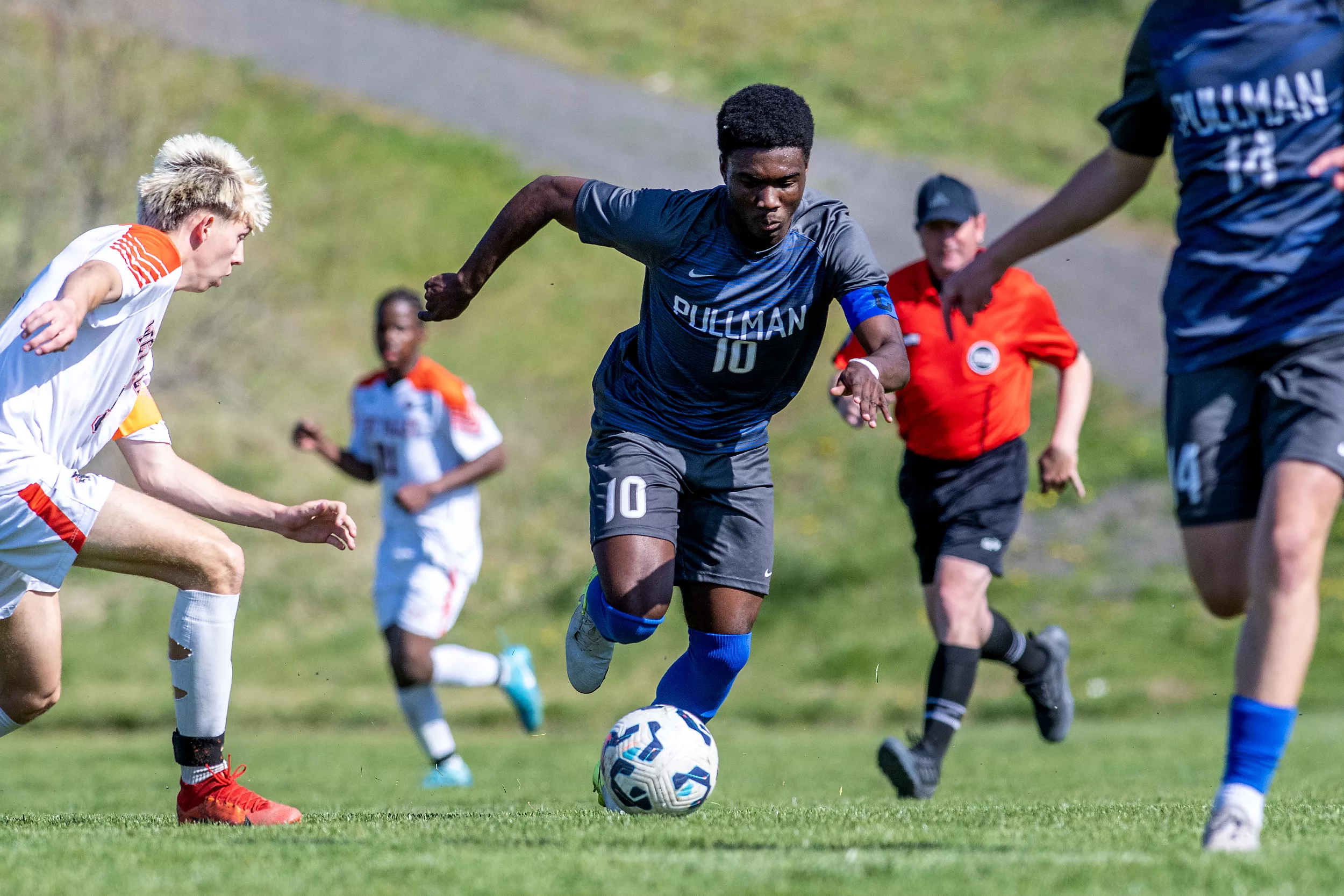 Pullman boys soccer stays undefeated, celebrates seniors