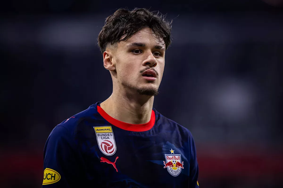 Manchester United target €30m winger starlet