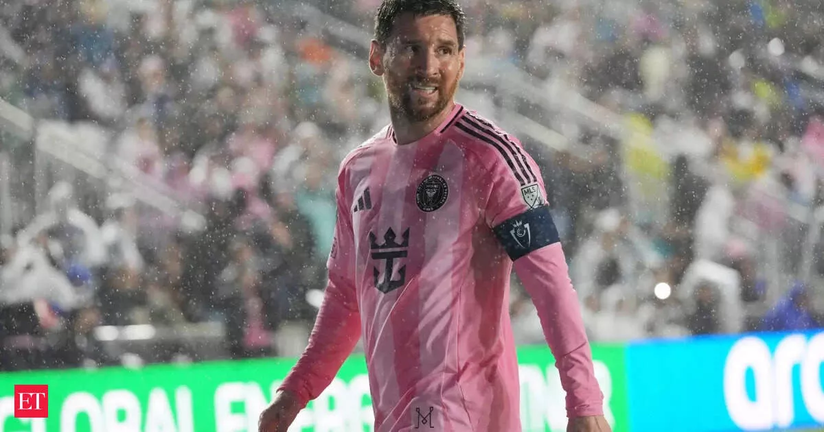 Soccer: Messi scores 900th career goal, joins Ronaldo in elite club