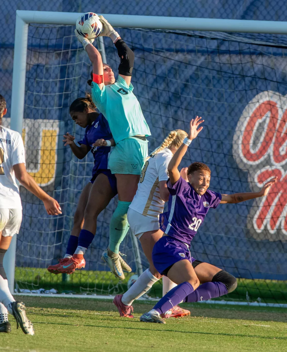 Vanderbilt star goalkeeper Sara Wojdelko signs with Washington Spirit