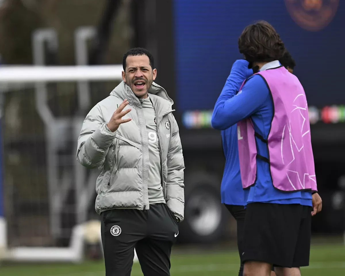 How should Chelsea line up against PSG in Champions League Round of 16, first leg?