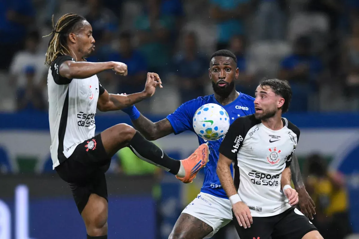 Ancelotti watches  Corinthians draw, Cruzeiro still without a win