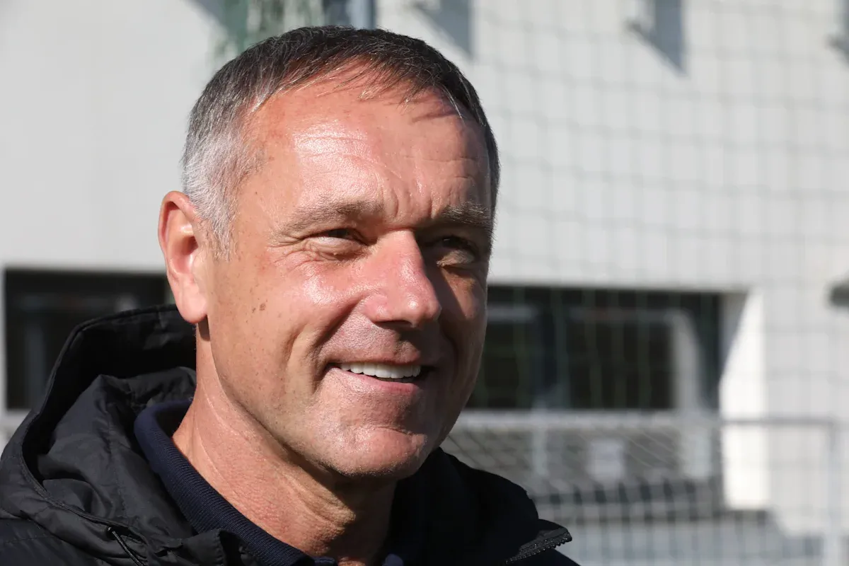 Former West Ham and Czech Republic goalkeeper Luděk Mikloško dies at 64