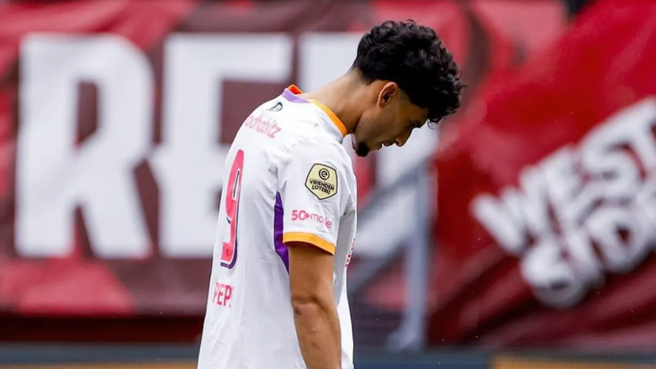 Ricardo Pepi subbed off with apparent injury in PSV loss