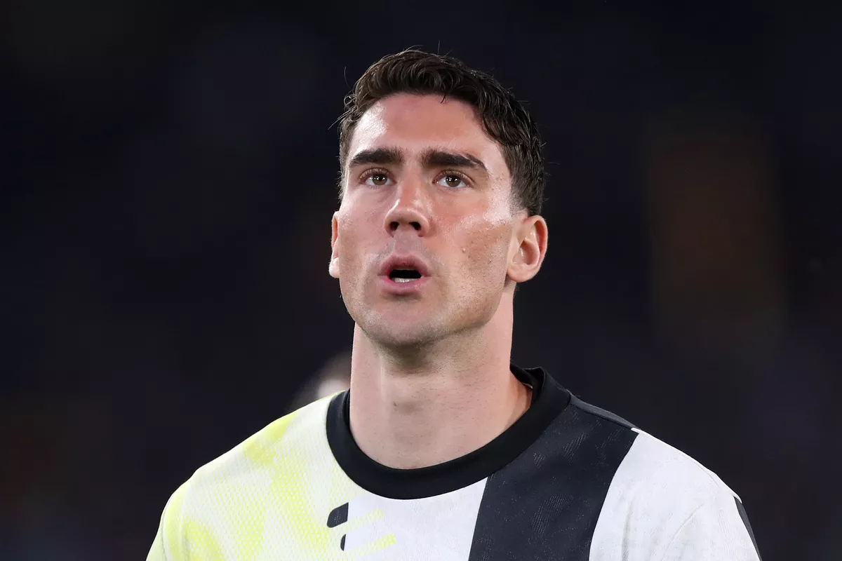 Vlahovic attracts Atletico Madrid interest as Juventus wait for offers