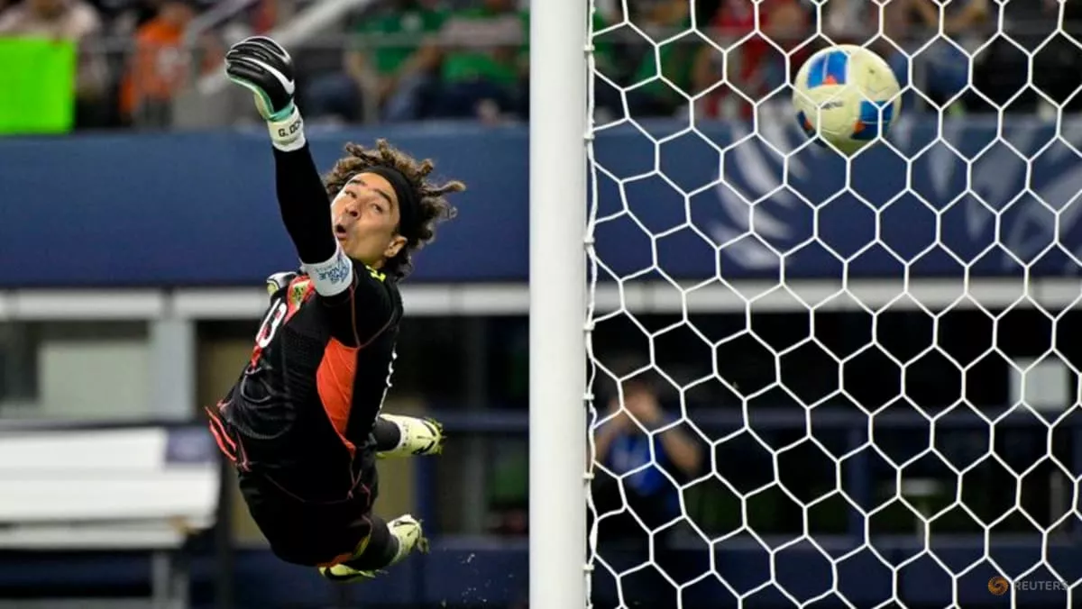 Goalkeeper Ochoa returns to Mexican squad for World Cup warm-ups