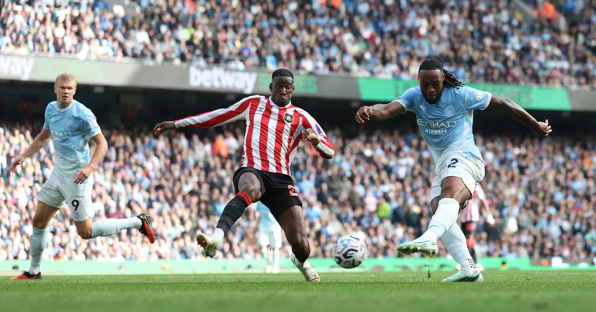 Semenyo helps chaotic Manchester City to win over Sunderland despite Brobbey hat-trick