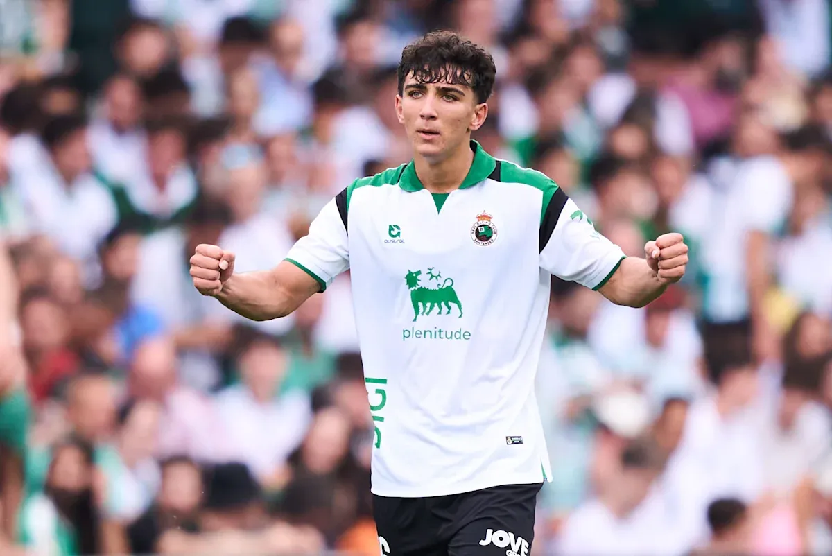 Official: Real Madrid complete signing of Racing Club midfielder Sergio Martinez