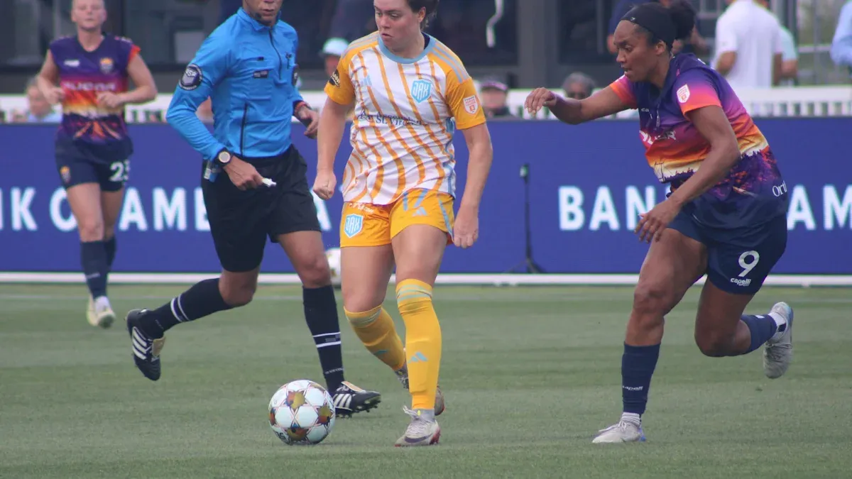 Can Sporting Jax women oust Super League leader? Inside the matchup