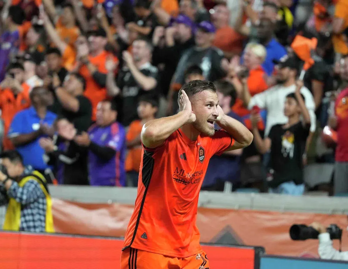 Erik Sviatchenko leaving Houston Dynamo to play for Thai club Port FC