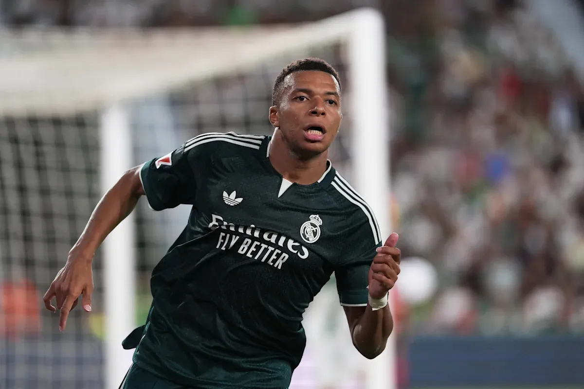 Real Madrid pulls off late La Liga win after squandering 2-goal lead at Elche. Mbappé scores again