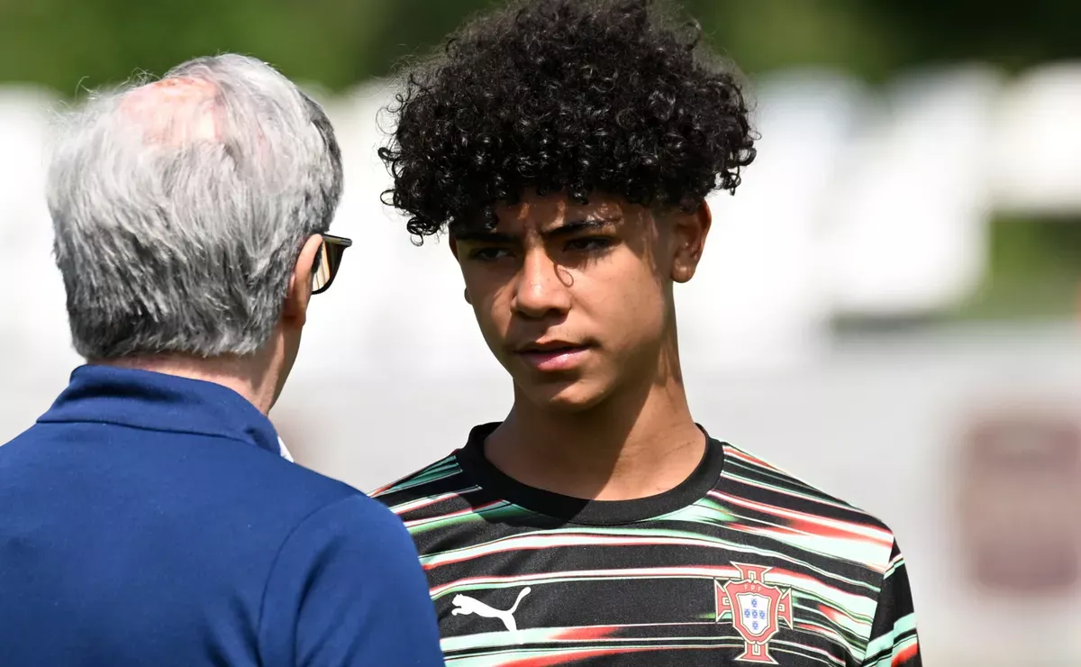 Cristiano Ronaldo’s son continues legacy with eye-catching tricks in Portugal U-16 training display at 2026 Algarve Tournament (VIDEO)