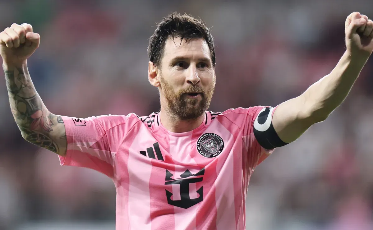 Lionel Messi climbs to 2nd among soccer’s all-time free-kick scorers after scoring two in Inter Miami poker