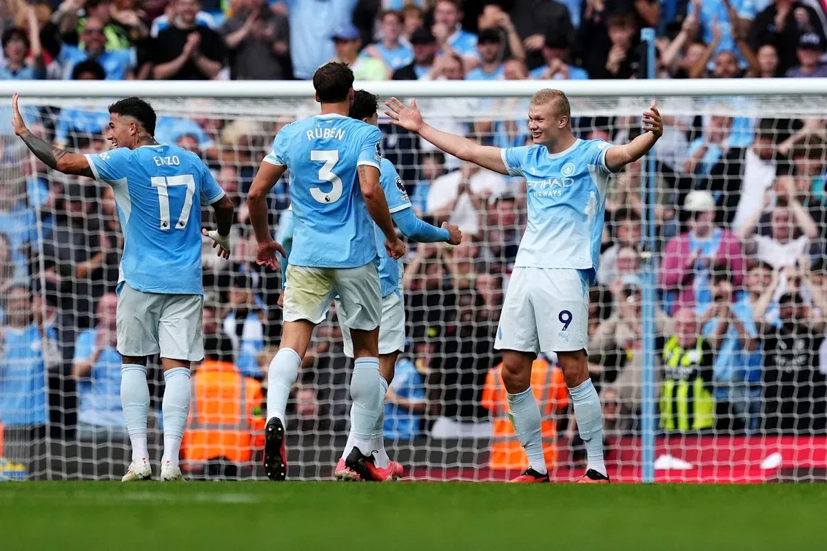 Man City survive in eight-goal thriller, Liverpool win, Man Utd draw