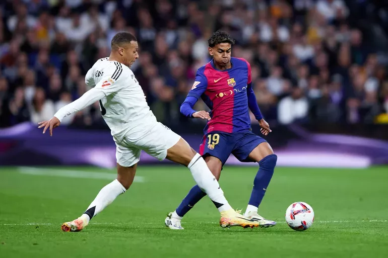 <a href='https://www.soccerpros.us/club/barcelona'>Barcelona</a> vs <a href='https://www.soccerpros.us/club/real-madrid'>Real Madrid</a> – Wild 7-Goal El Clásico!
