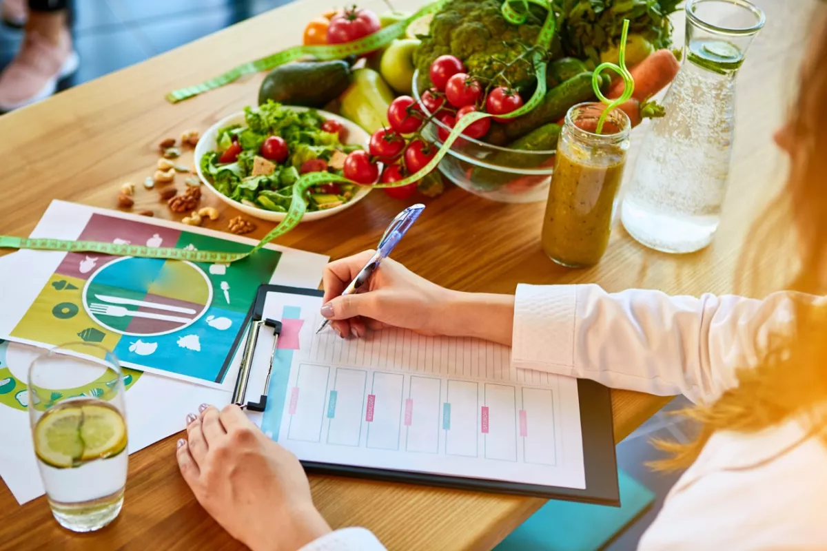 Maximize Soccer Performance: The Comprehensive Guide to Nutrition, Hydration, and Meal Timing