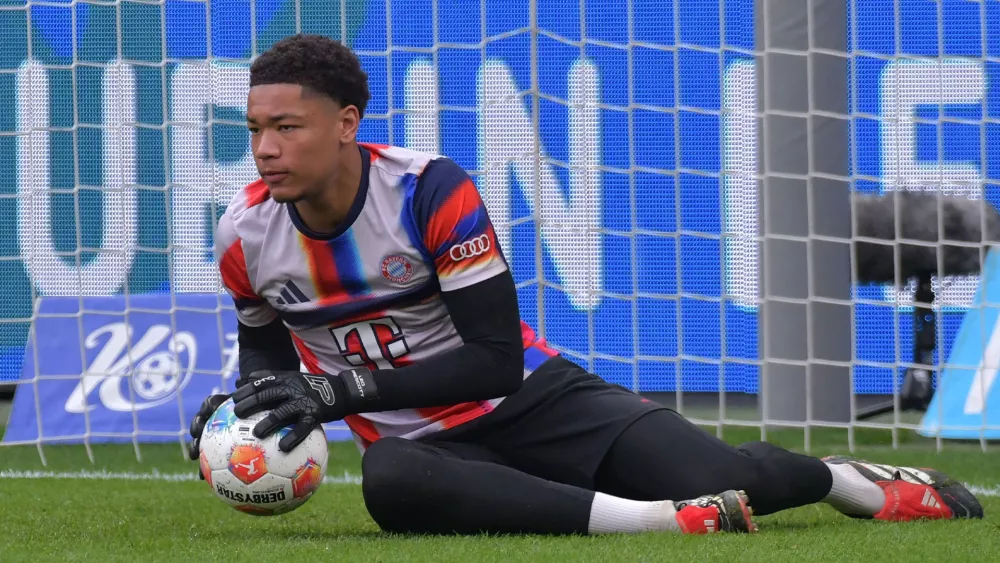 Bayern Munich Could Start 16-Year-Old Goalkeeper in Champions League